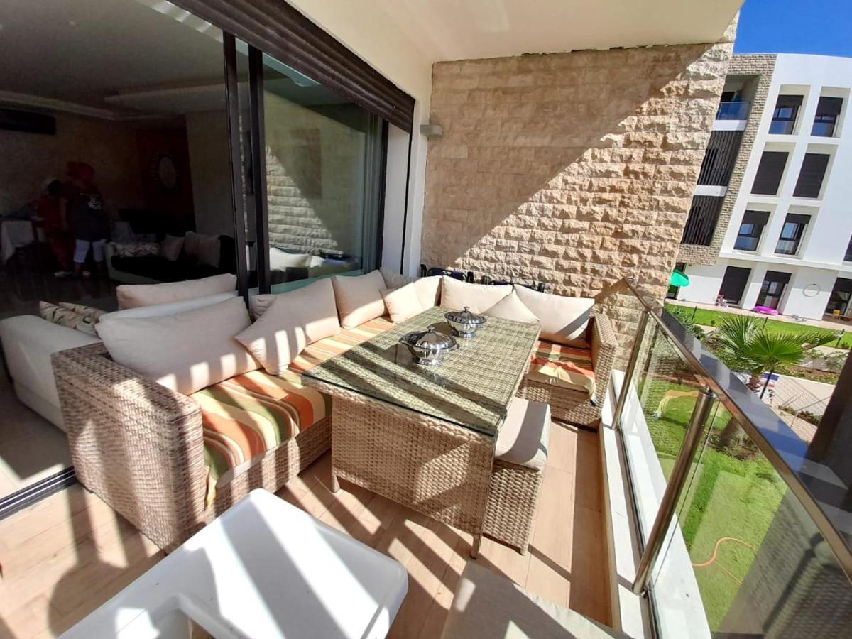 Vus Sur Mer Et Piscine Salé Kültér fotó
