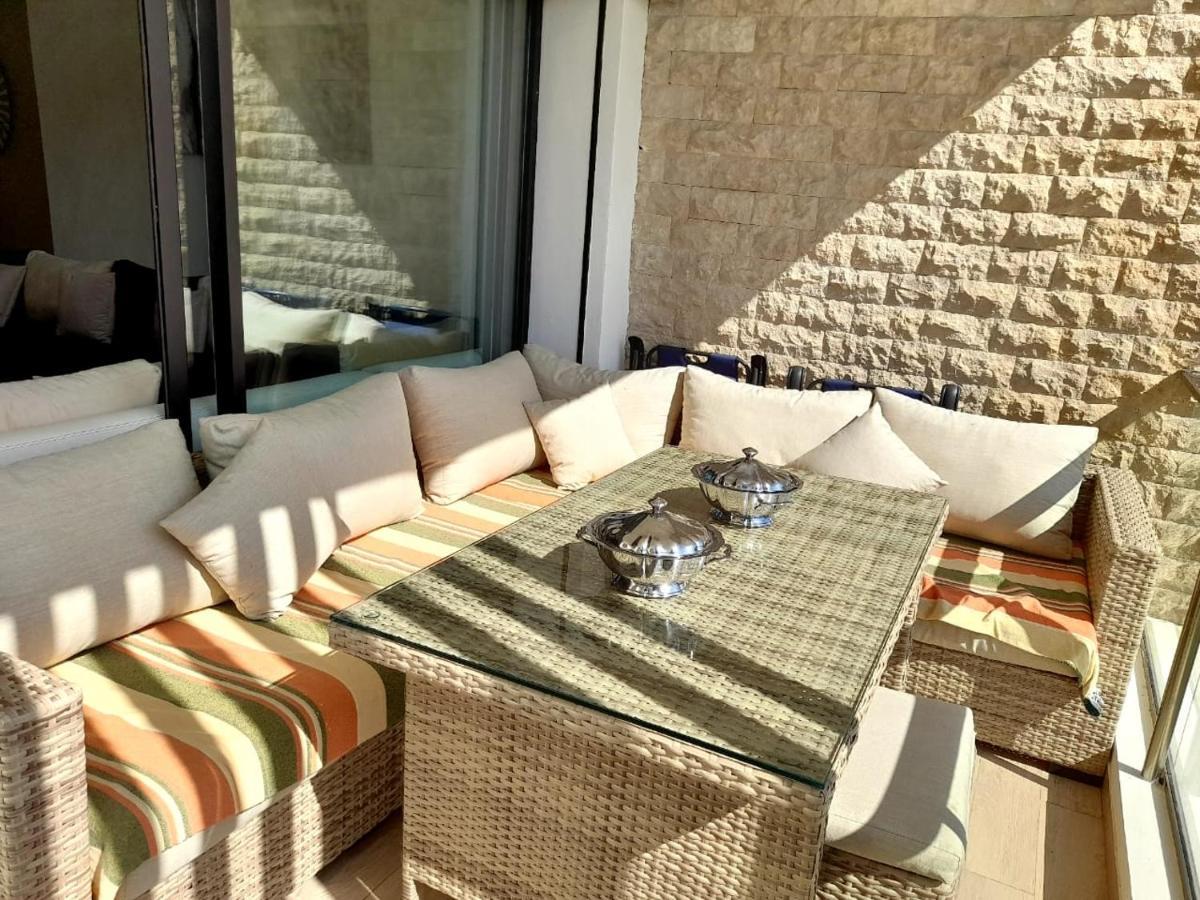 Vus Sur Mer Et Piscine Salé Kültér fotó